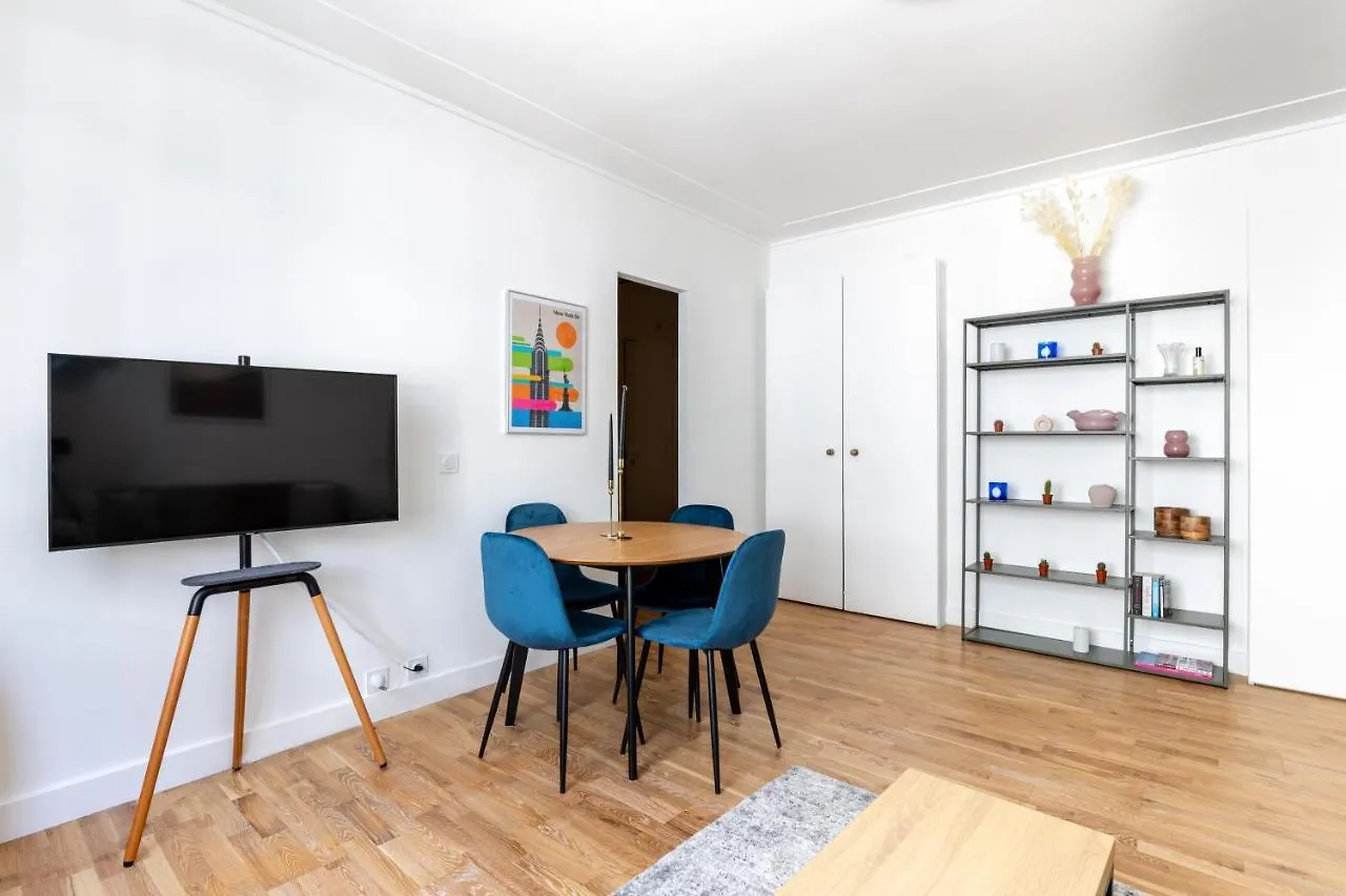Home Suite Home Montaigne Place De L'Alma Paris